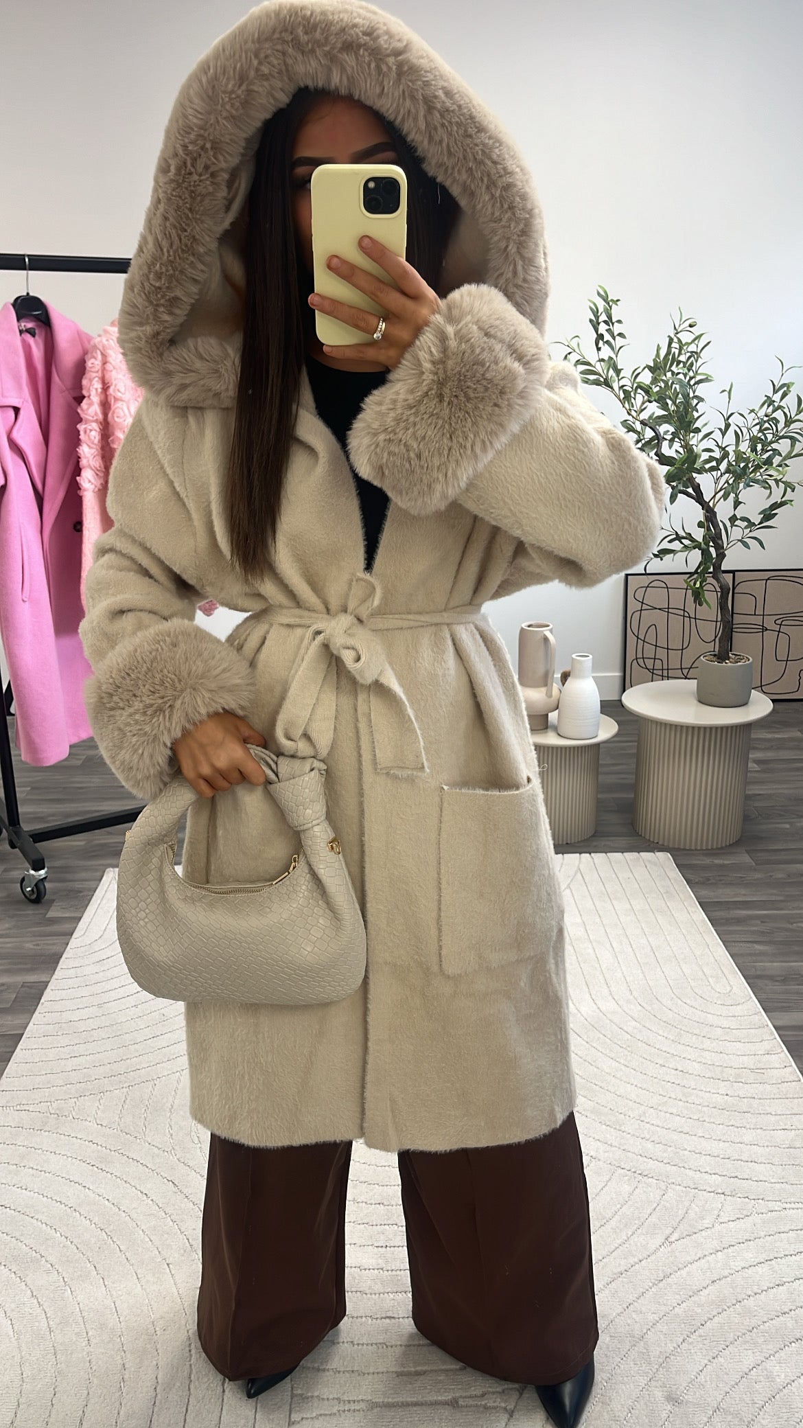 Fourrure beige capuche 877