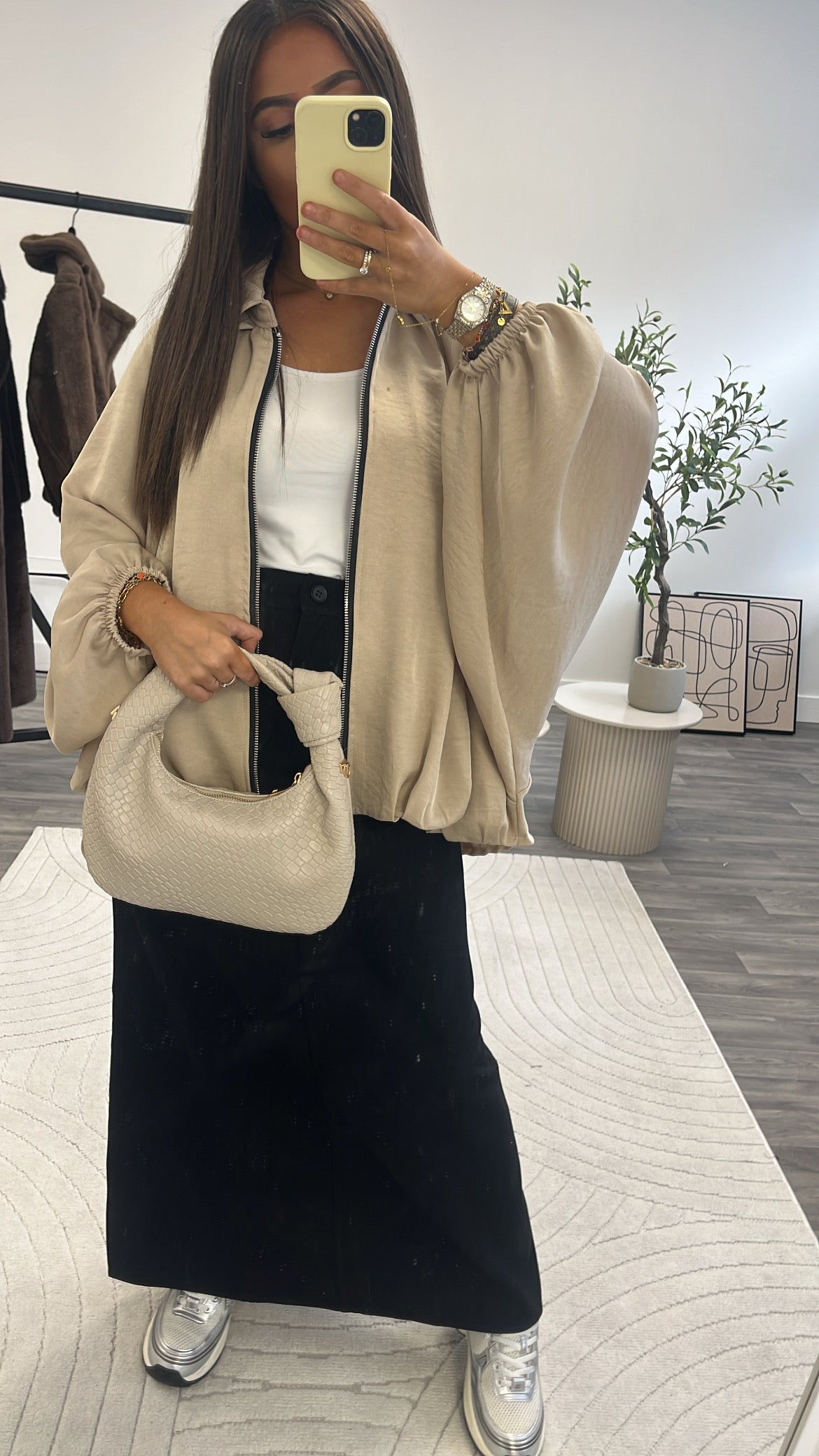 VESTE