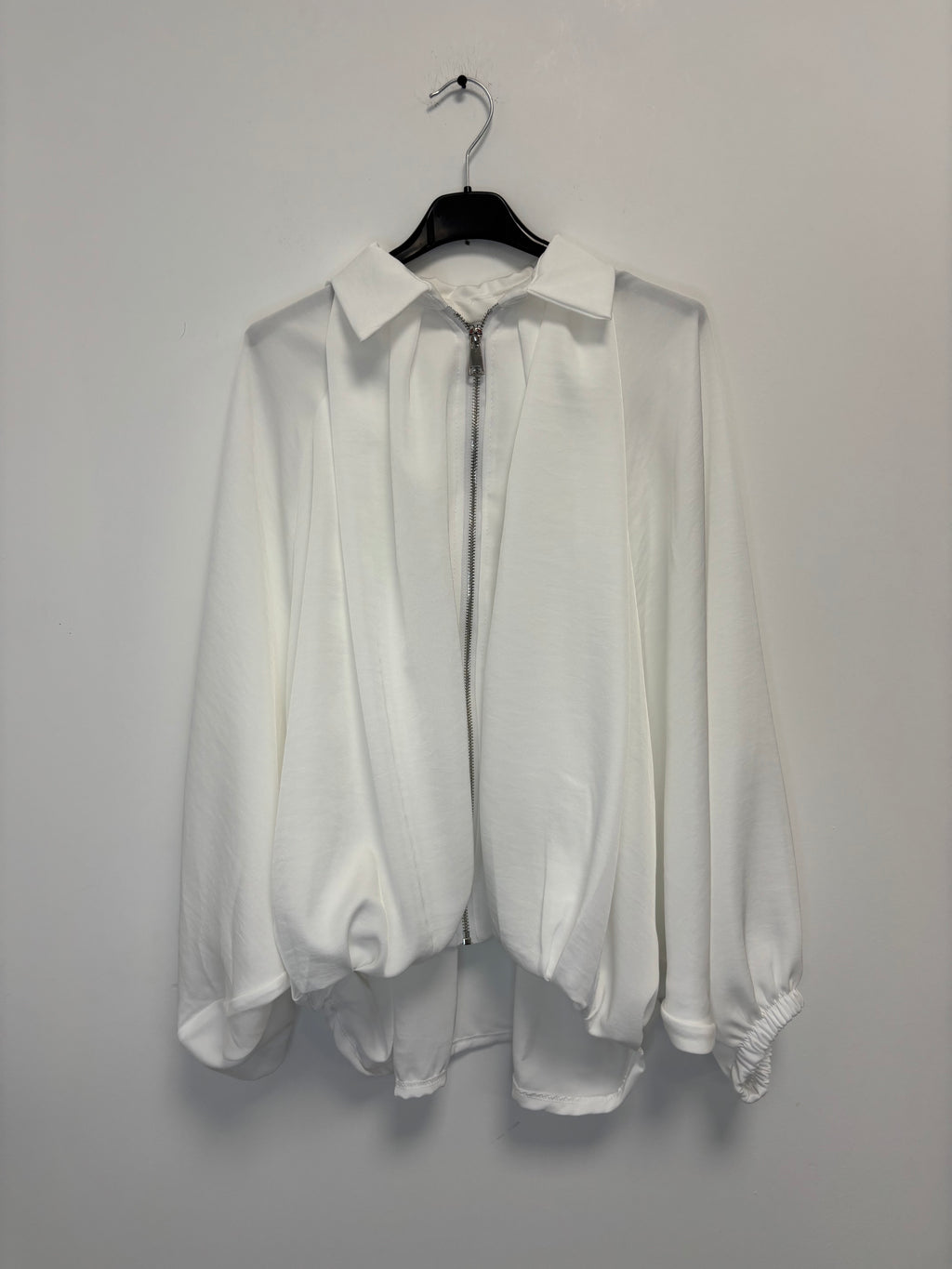 VESTE