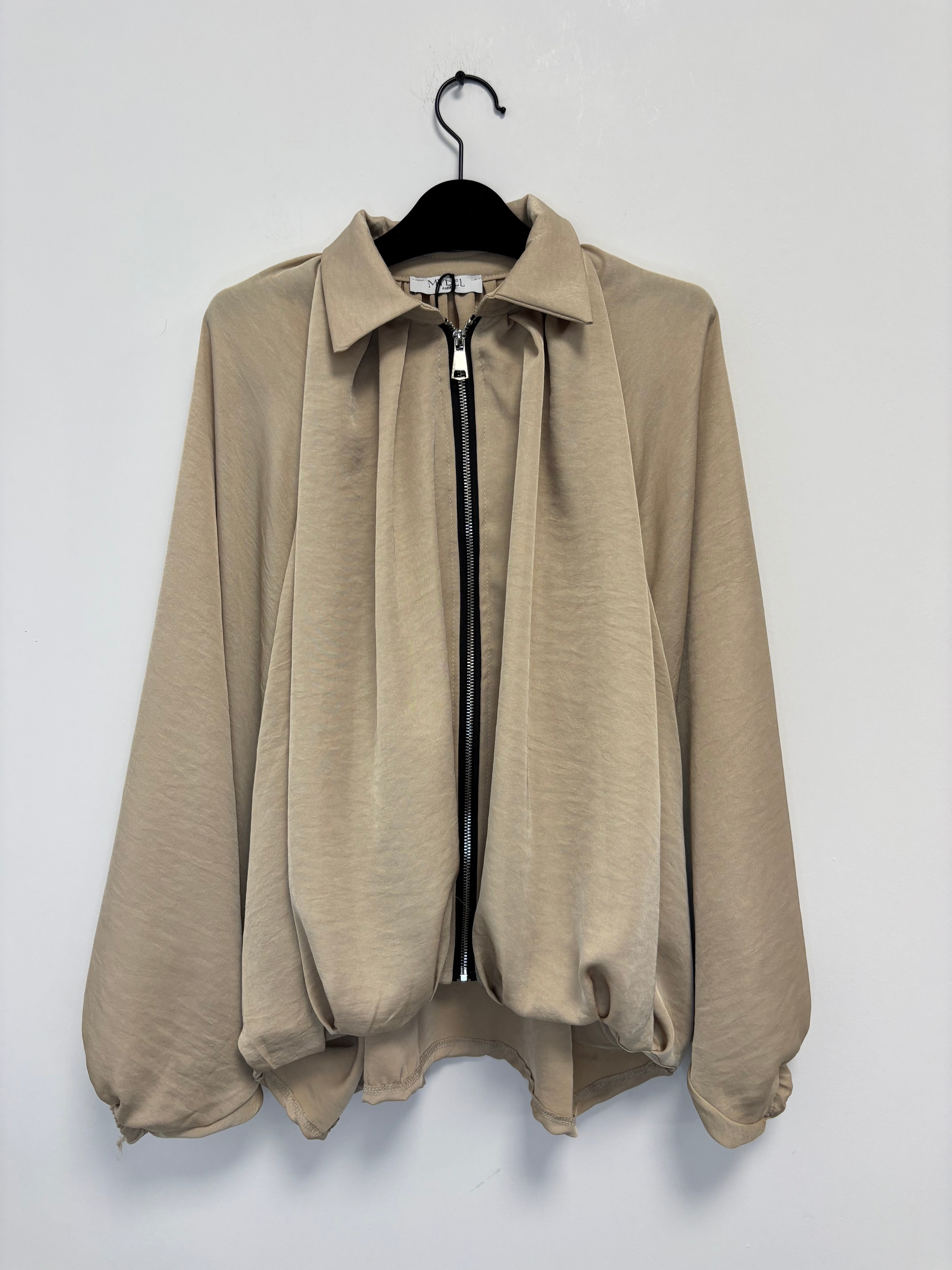 VESTE