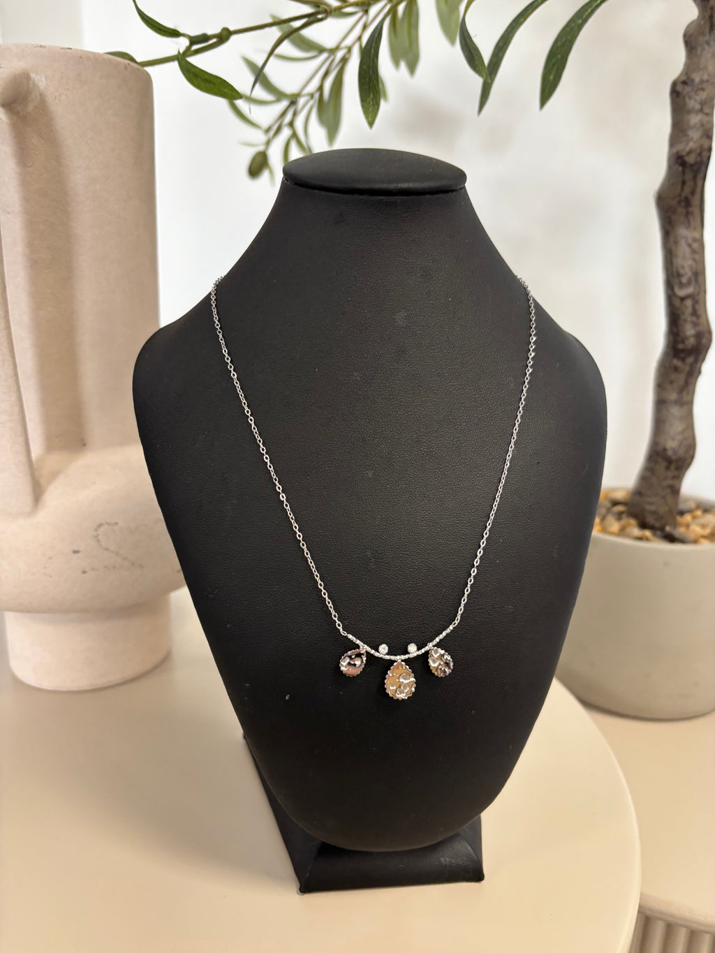 COLLIER GOUTES 020200
