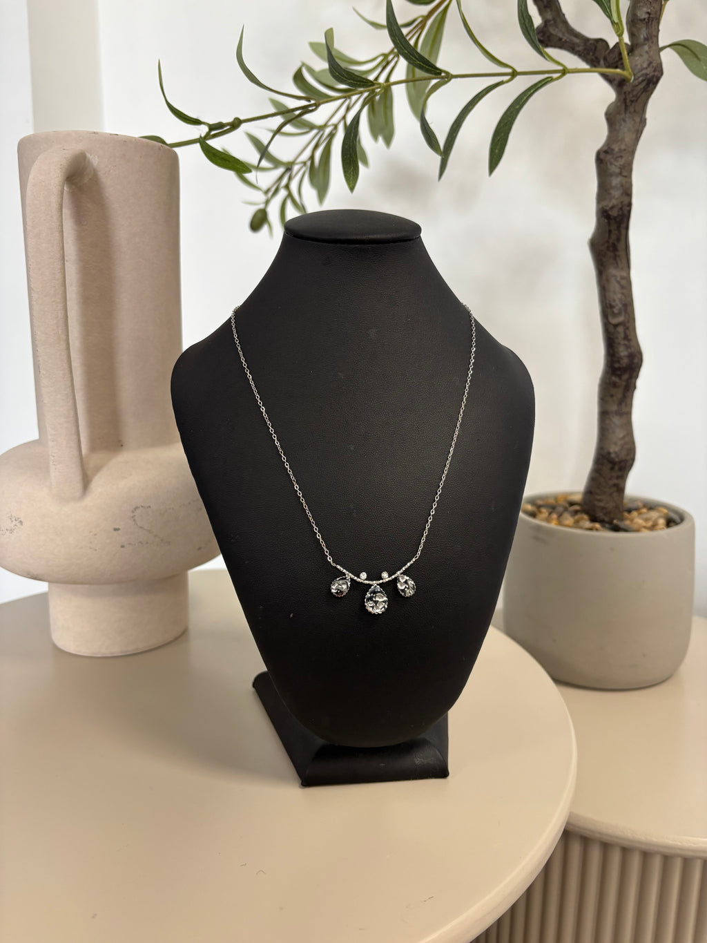 COLLIER GOUTES 020200