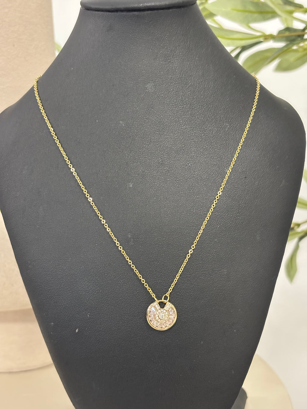 COLLIER 0053